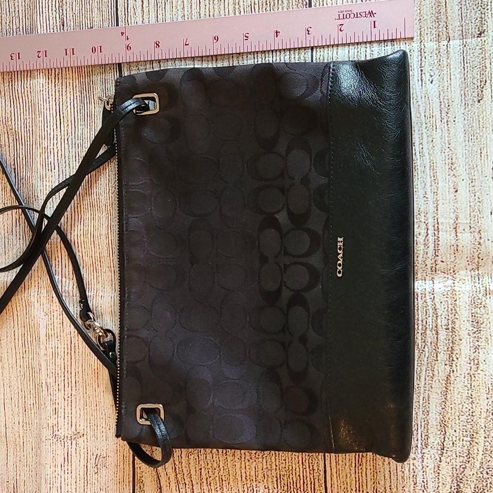 Coach purse - Picture 5 of 6